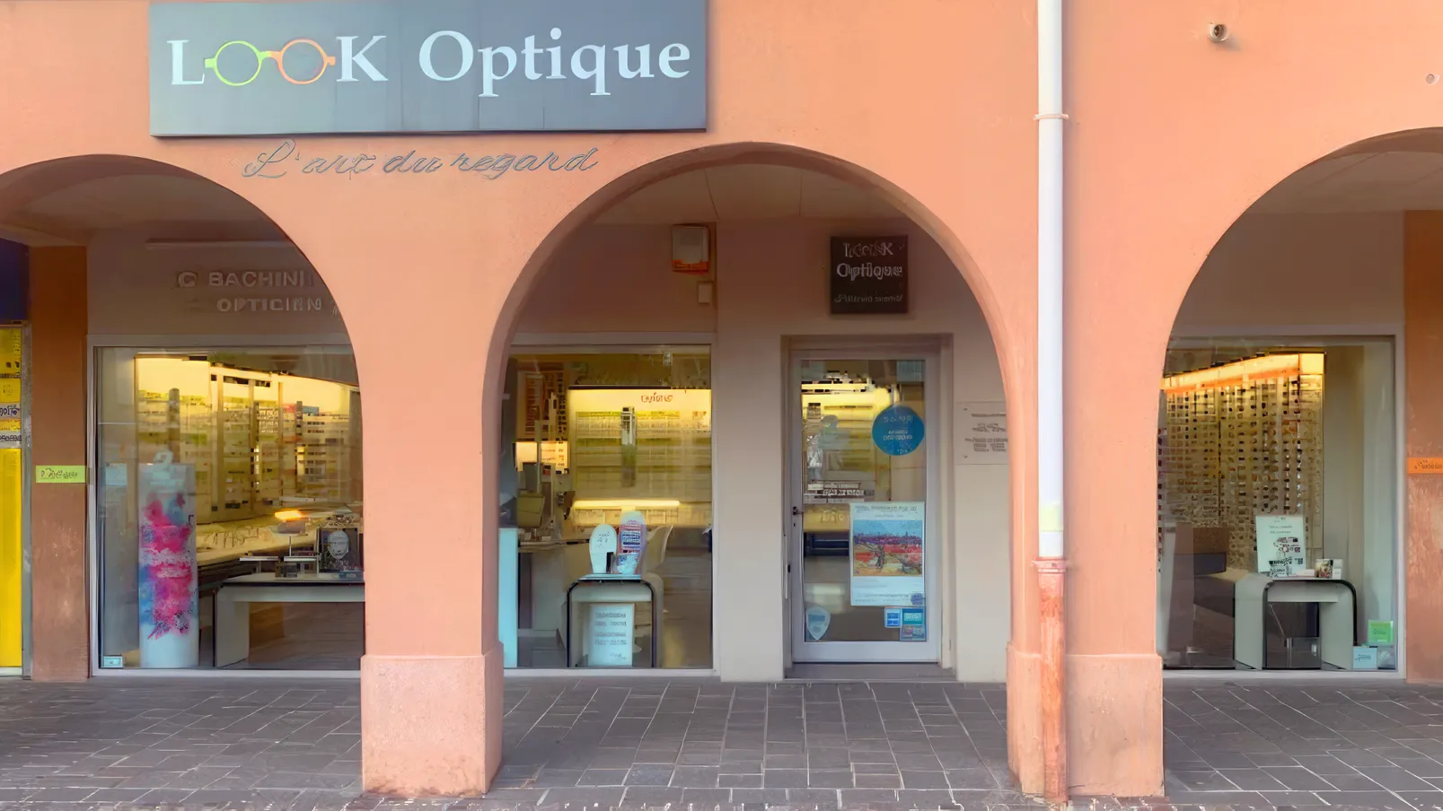 devanture look optique